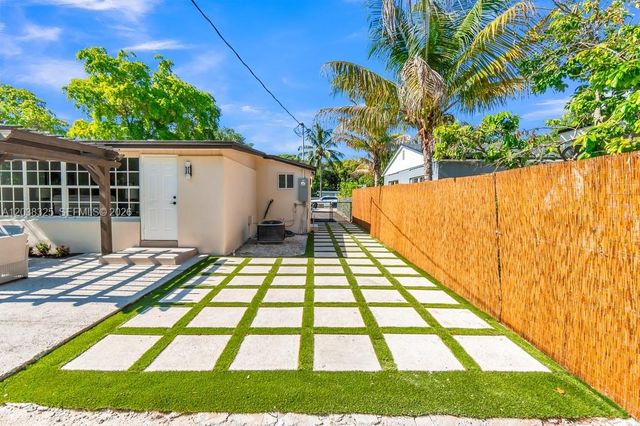 831 NE 128th St, North Miami, FL 33161