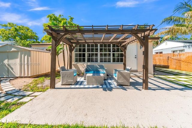 831 NE 128th St, North Miami, FL 33161