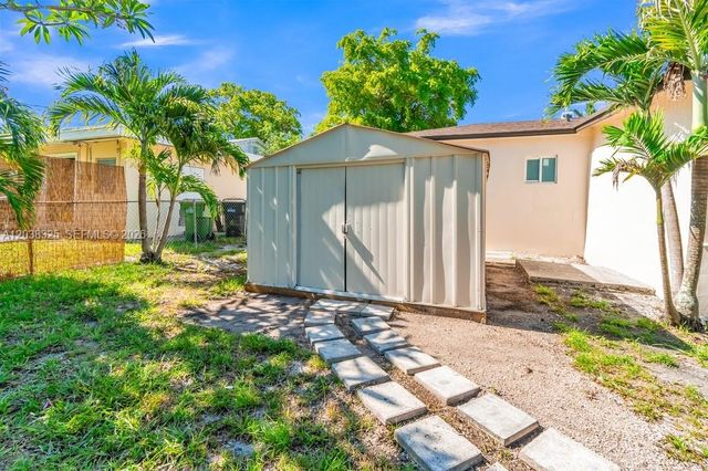 831 NE 128th St, North Miami, FL 33161