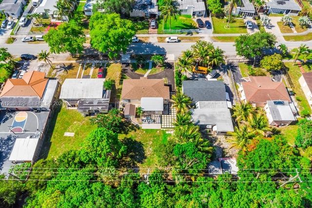 831 NE 128th St, North Miami, FL 33161