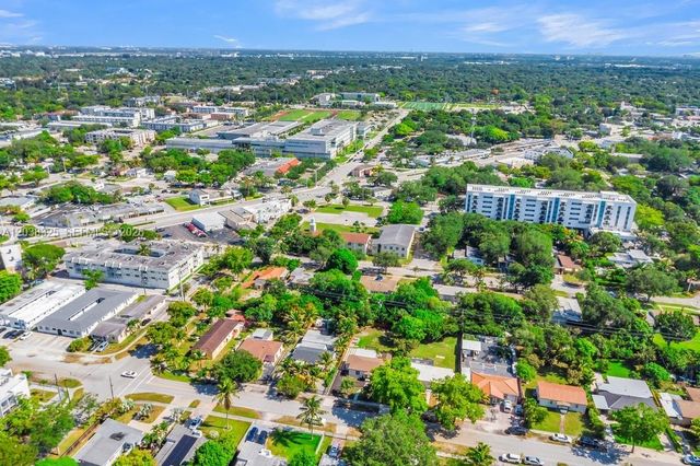 831 NE 128th St, North Miami, FL 33161