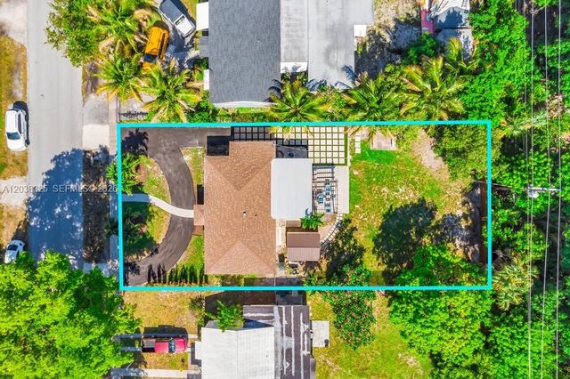 831 NE 128th St, North Miami, FL 33161