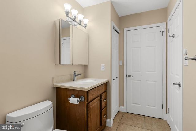 305 PARTRIDGE DR, Lititz, PA 17543