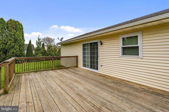 305 PARTRIDGE DR, Lititz, PA 17543