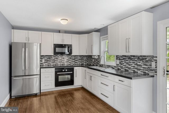 305 PARTRIDGE DR, Lititz, PA 17543