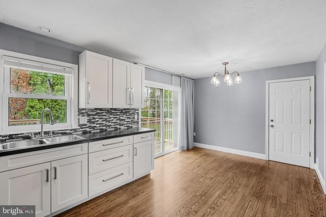 305 PARTRIDGE DR, Lititz, PA 17543