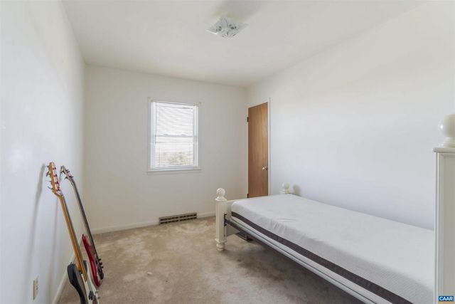 906 ALTA ST, Staunton, VA 24401