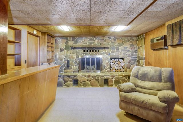 906 ALTA ST, Staunton, VA 24401