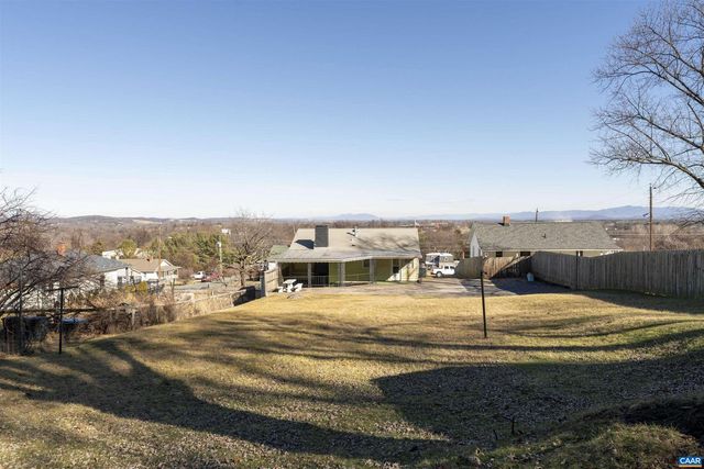 906 ALTA ST, Staunton, VA 24401