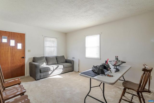 906 ALTA ST, Staunton, VA 24401