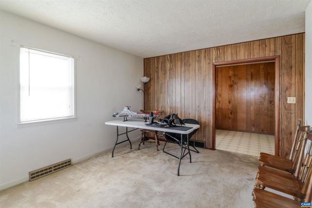 906 ALTA ST, Staunton, VA 24401