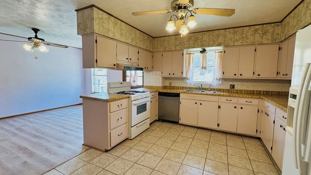 235 Indian Creek Rd, Ingram, TX 78025