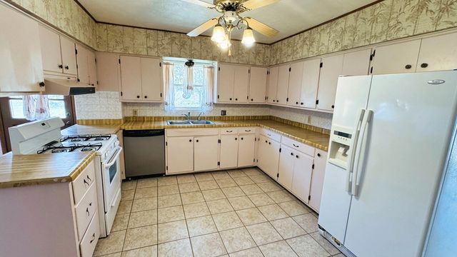 235 Indian Creek Rd, Ingram, TX 78025