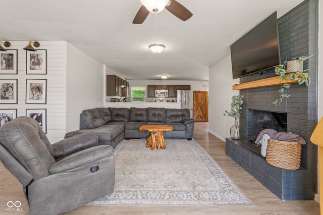 1839 Jolinda Drive, Columbus, IN 47203