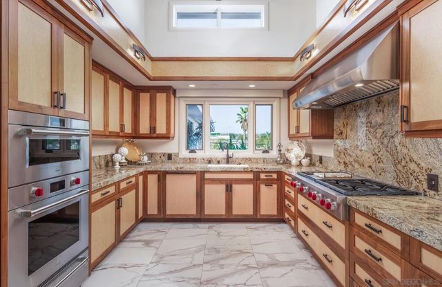 187 Cherry Ave, Carlsbad, CA 92008