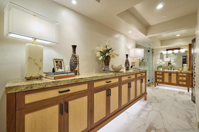 187 Cherry Ave, Carlsbad, CA 92008