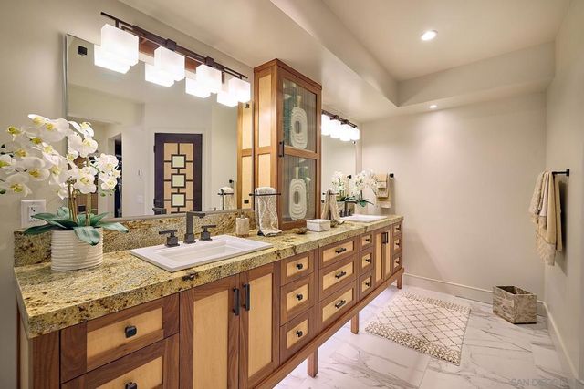 187 Cherry Ave, Carlsbad, CA 92008