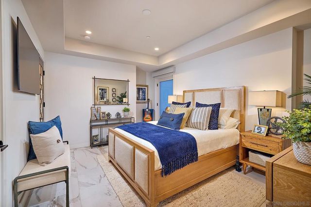 187 Cherry Ave, Carlsbad, CA 92008