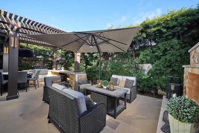 187 Cherry Ave, Carlsbad, CA 92008