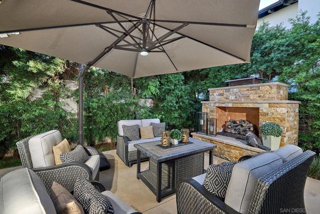 187 Cherry Ave, Carlsbad, CA 92008