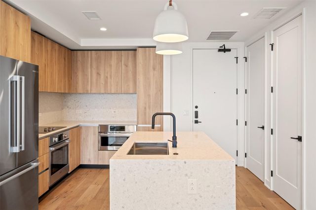 84 East Ave 1803, Austin, TX 78701