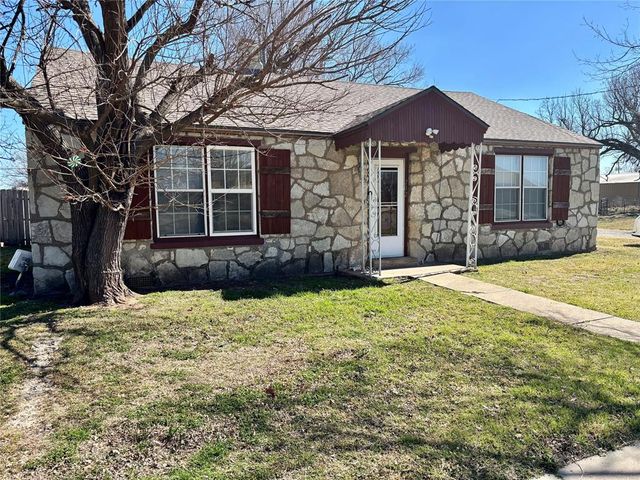 202 N Elm Avenue, Union City, OK 73090