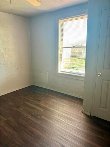 202 N Elm Avenue, Union City, OK 73090