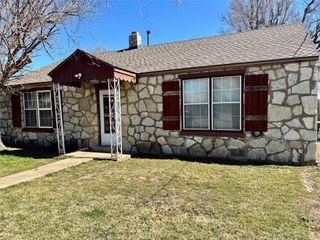 202 N Elm Avenue, Union City, OK 73090