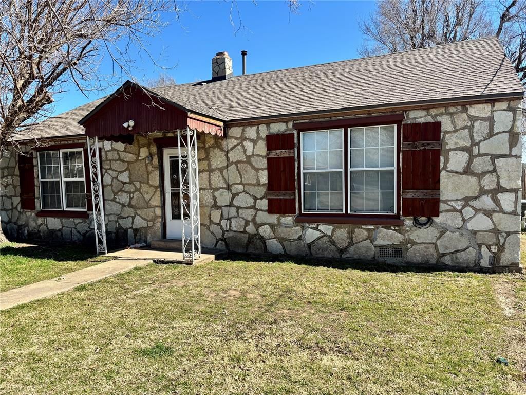 202 N Elm Avenue, Union City, OK 73090