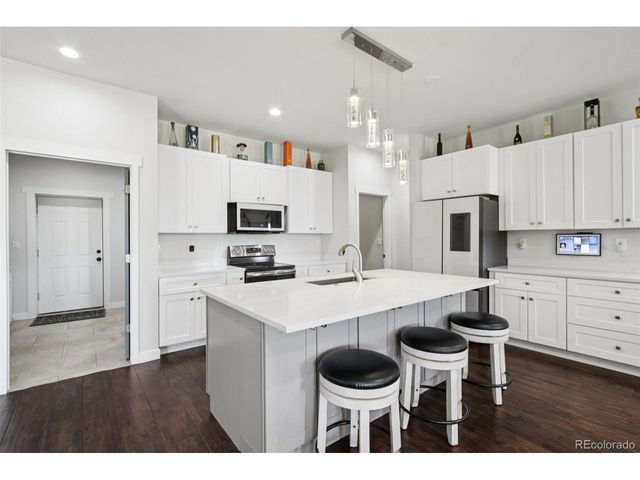 1180 Antelope Dr W, Bennett, CO 80102