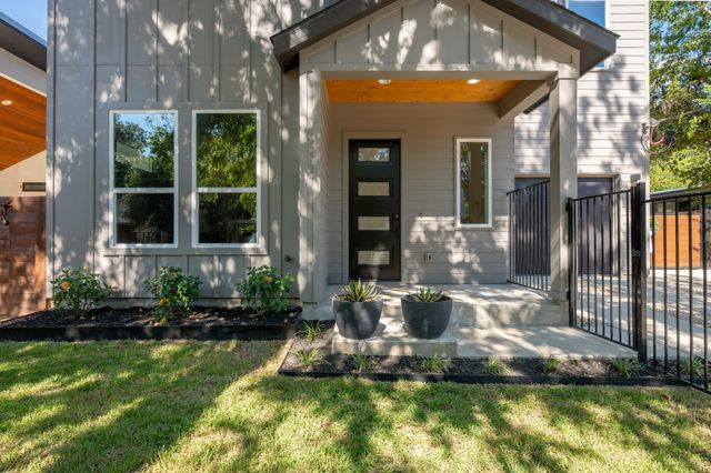 1104 Fiesta ST, Austin, TX 78702