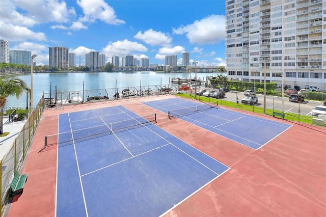 2750 NE 183rd St 2410, Aventura, FL 33160