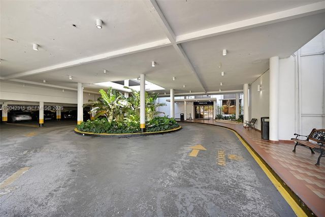 2750 NE 183rd St 2410, Aventura, FL 33160