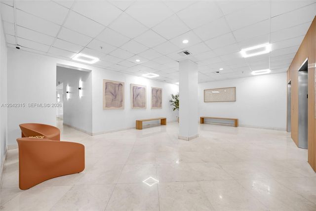 2750 NE 183rd St 2410, Aventura, FL 33160