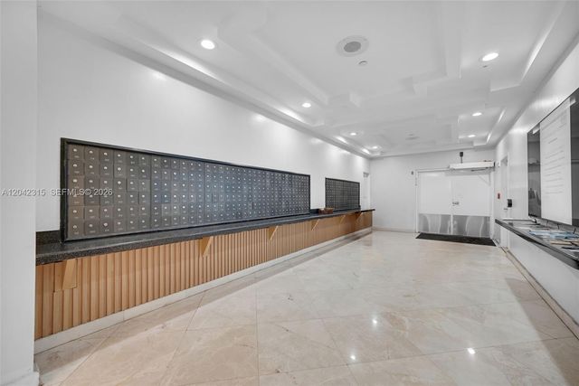 2750 NE 183rd St 2410, Aventura, FL 33160