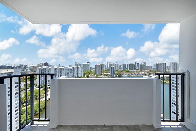 2750 NE 183rd St 2410, Aventura, FL 33160