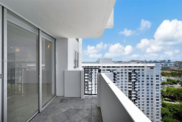 2750 NE 183rd St 2410, Aventura, FL 33160
