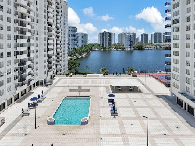 2750 NE 183rd St 2410, Aventura, FL 33160