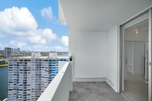 2750 NE 183rd St 2410, Aventura, FL 33160