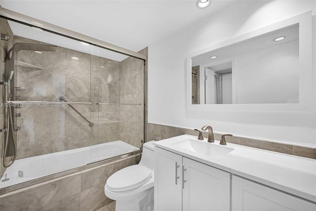 2750 NE 183rd St 2410, Aventura, FL 33160