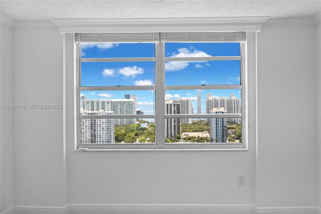 2750 NE 183rd St 2410, Aventura, FL 33160