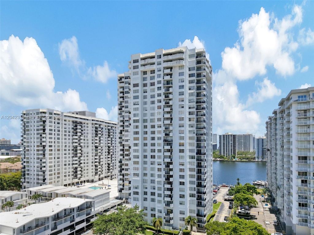 2750 NE 183rd St 2410, Aventura, FL 33160