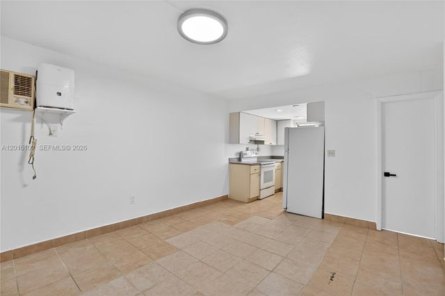 1600 S Le Jeune Rd 9, Coral Gables, FL 33134