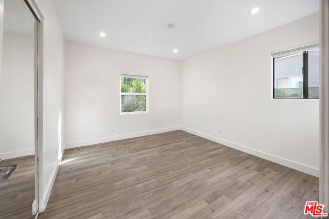 17141 Sherman Way, Los Angeles, CA 91406