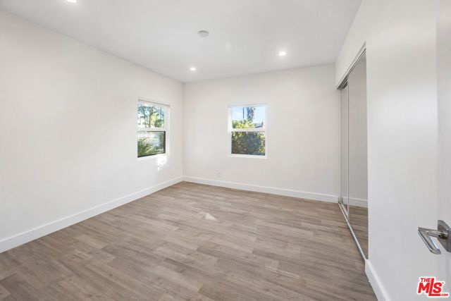 17141 Sherman Way, Los Angeles, CA 91406