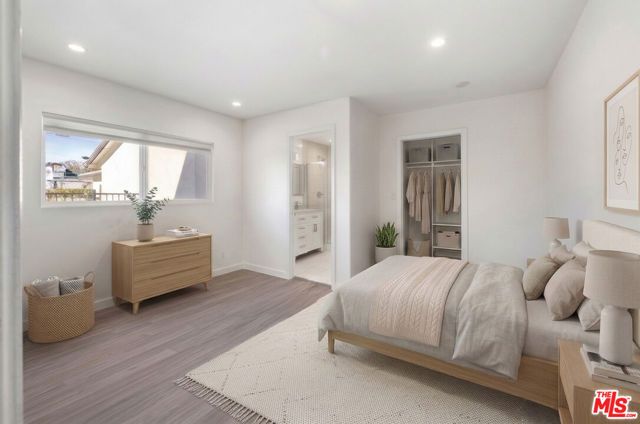 17141 Sherman Way, Los Angeles, CA 91406