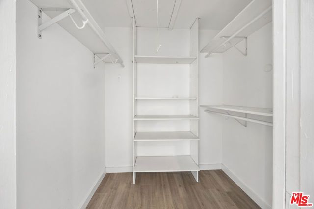 17141 Sherman Way, Los Angeles, CA 91406