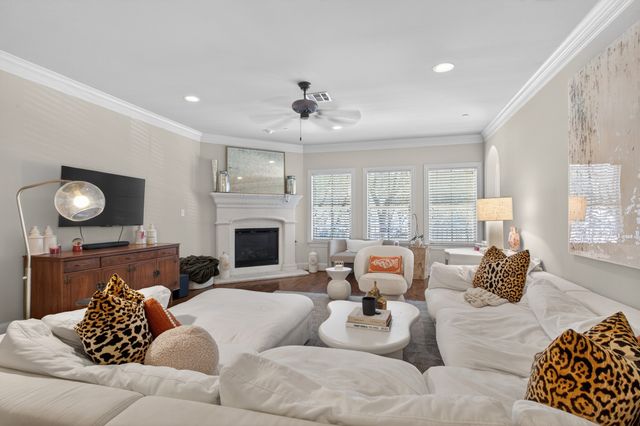 5801 Hillcrest Avenue 06, University Park, TX 75205