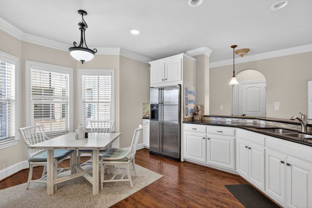 5801 Hillcrest Avenue 06, University Park, TX 75205