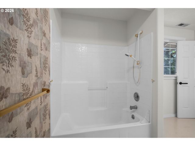 2331 TODD St, Eugene, OR 97405
